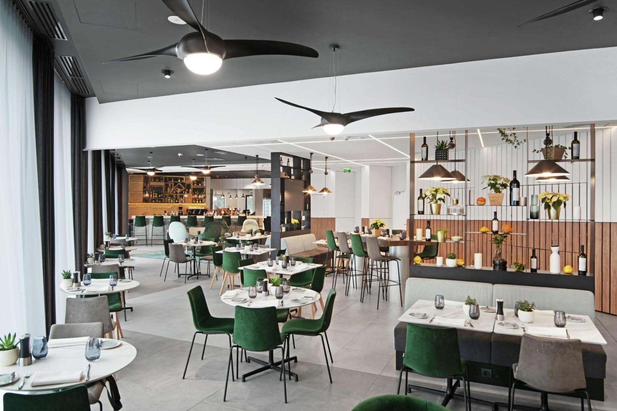 Hilton Garden Bucharest Airport 4*